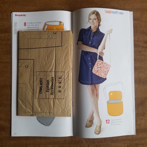 Simplicity Pattern Books Set - Picture 4 of 12